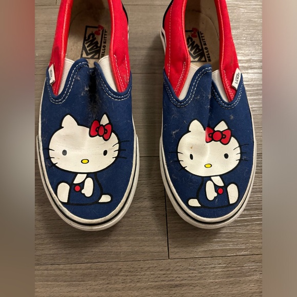 Hello Kitty Vans Classic Slip-Ons - Picture 3 of 5